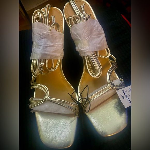 Sexy gold tie up heel sandal size 10 Express NWT - Picture 3 of 7
